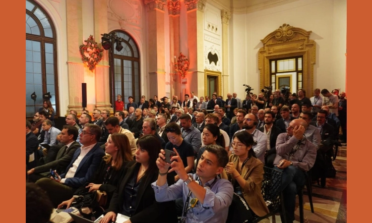Dongfeng intraprende un nuovo percorso in Europa: il debutto di diversi nuovi prodotti offre opzioni di mobilità diversificate.